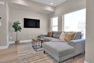2140 S Ash St in Denver, CO - Building Photo - Building Photo