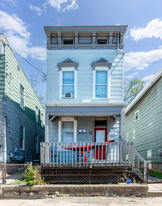 2222 Flora St in Cincinnati, OH - Building Photo
