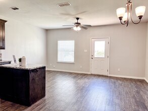 8715 Ellis Dr in Weatherford, TX - Building Photo - Building Photo