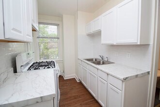 867 Central Ave W, Unit 2 in St. Paul, MN - Foto de edificio - Building Photo