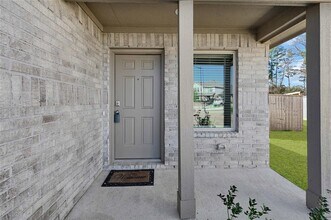 347 Flowering Orchid Ln in Willis, TX - Foto de edificio - Building Photo