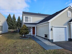 10 Ronan Ct in Lake In The Hills, IL - Building Photo