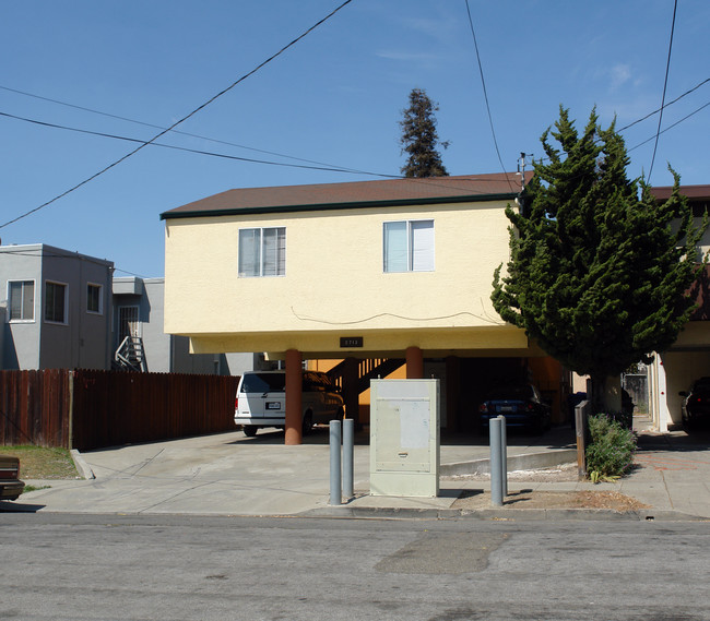 2713 Nevin Ave in Richmond, CA - Building Photo - Building Photo