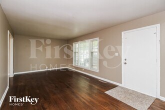 3609 NE 49th Terrace in Kansas City, MO - Foto de edificio - Building Photo