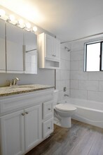 15 E Maple St in Lombard, IL - Building Photo - Building Photo