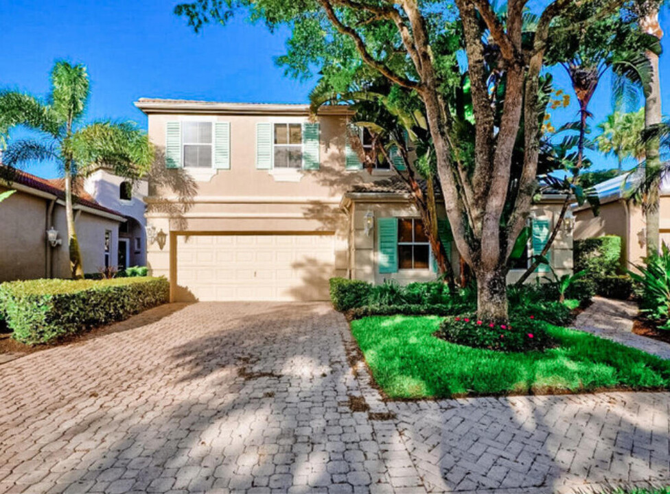 324 Sunset Bay Ln in Palm Beach Gardens, FL - Building Photo