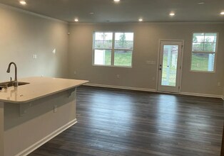 5020 Tura St in Raleigh, NC - Foto de edificio - Building Photo