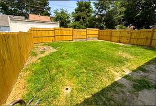 530 Tauromee Ave in Kansas City, KS - Building Photo - Building Photo
