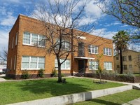 1409 W Woodlawn Ave in San Antonio, TX - Foto de edificio - Building Photo