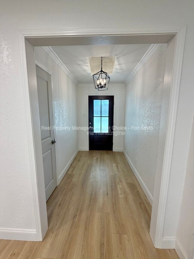 10107 Old Mill Rd in Fort Smith, AR - Foto de edificio - Building Photo