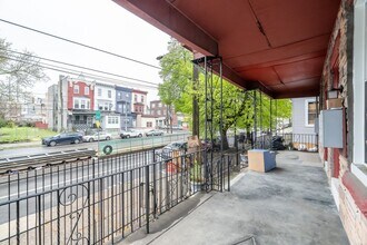 4129 W Girard Ave in Philadelphia, PA - Building Photo - Building Photo