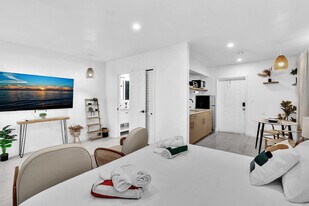 1941 Washington St in Hollywood, FL - Building Photo