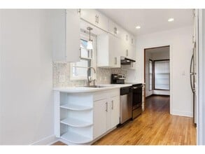 5449 42nd Ave S in Minneapolis, MN - Building Photo - Building Photo