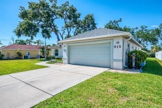 915 Laurel Ave in Venice, FL - Building Photo - Building Photo