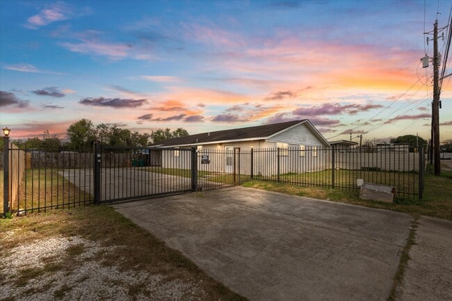 property at 2910 San Augustine Ave