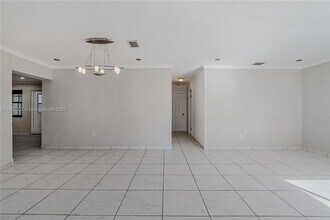 1232 W 60th Terrace in Hialeah, FL - Building Photo - Building Photo