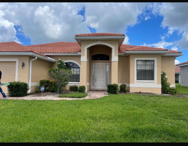 448 Cinnamon Dr in Kissimmee, FL - Foto de edificio - Building Photo