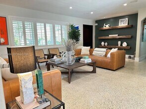 6520 SW 65th St in South Miami, FL - Building Photo - Building Photo