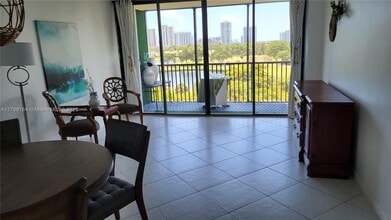 3475 N Country Club Dr in Miami, FL - Building Photo - Building Photo