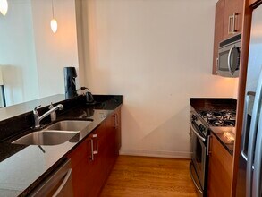 1570 Elmwood Ave in Evanston, IL - Building Photo - Building Photo