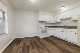 9308 Aylesbury Dr in Louisville, KY - Building Photo - Building Photo