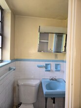 1600 Crest Hill Ave in Cincinnati, OH - Building Photo - Building Photo