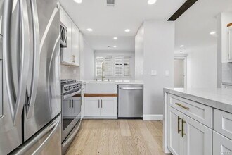 501 Herondo St in Hermosa Beach, CA - Building Photo - Building Photo