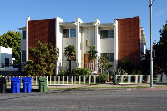 301 N Hillcrest Blvd in Inglewood, CA - Building Photo - Building Photo