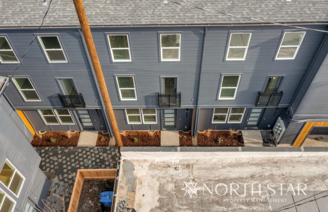 3019 SE Division St in Portland, OR - Building Photo - Building Photo