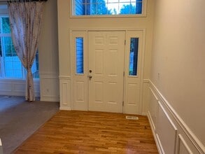 2907 NE 196th St in Shoreline, WA - Building Photo - Building Photo