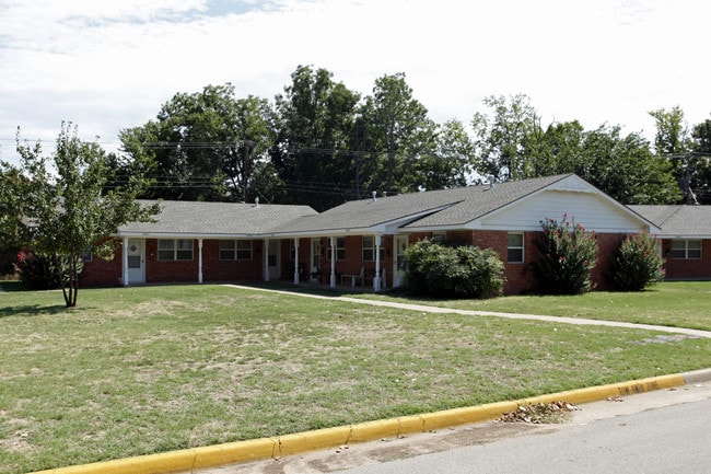 Marcum Apartments in Norman, OK - Foto de edificio - Building Photo