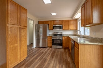 10717 NE 145th Pl in Bothell, WA - Building Photo - Building Photo
