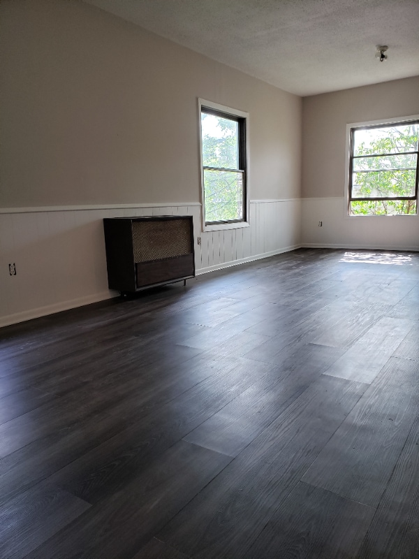 123 N Walnut St