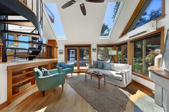 3110 Portage Bay Pl E in Seattle, WA - Building Photo - Building Photo