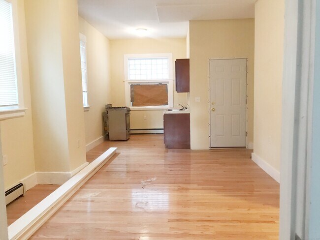 125 Hillside Ave in Waterbury, CT - Building Photo - Building Photo