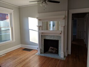 32 Pawling Avenue, Unit 1 in Troy, NY - Foto de edificio - Building Photo