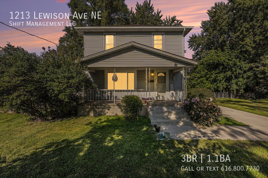 1213 Lewison Ave NE in Grand Rapids, MI - Building Photo