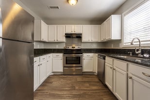 Creekside Apartments in Doraville, GA - Building Photo