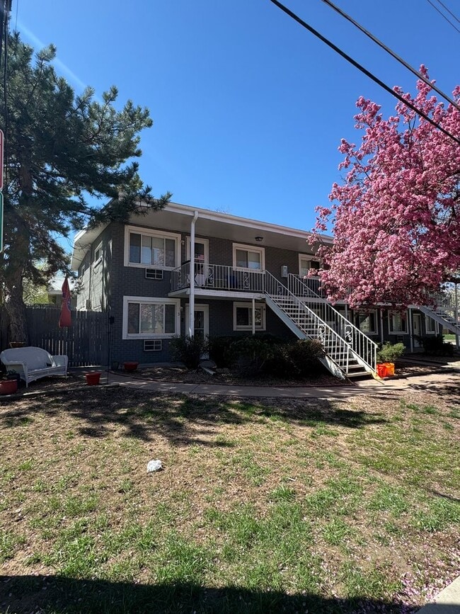 property at 762 W Prentice Ave