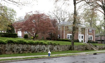 The Parc at Summit in Summit, NJ - Foto de edificio - Building Photo