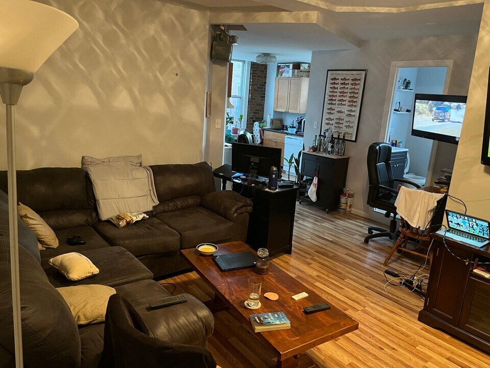 28 Fleet St in Boston, MA - Building Photo