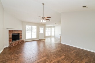 7762 Parkview Cir E in Southaven, MS - Foto de edificio - Building Photo