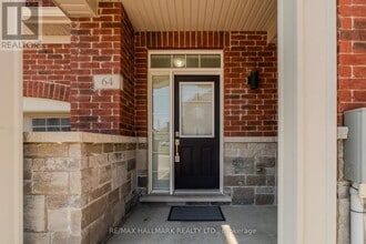 64 Dundonald Trail in Newmarket, ON - Building Photo - Building Photo