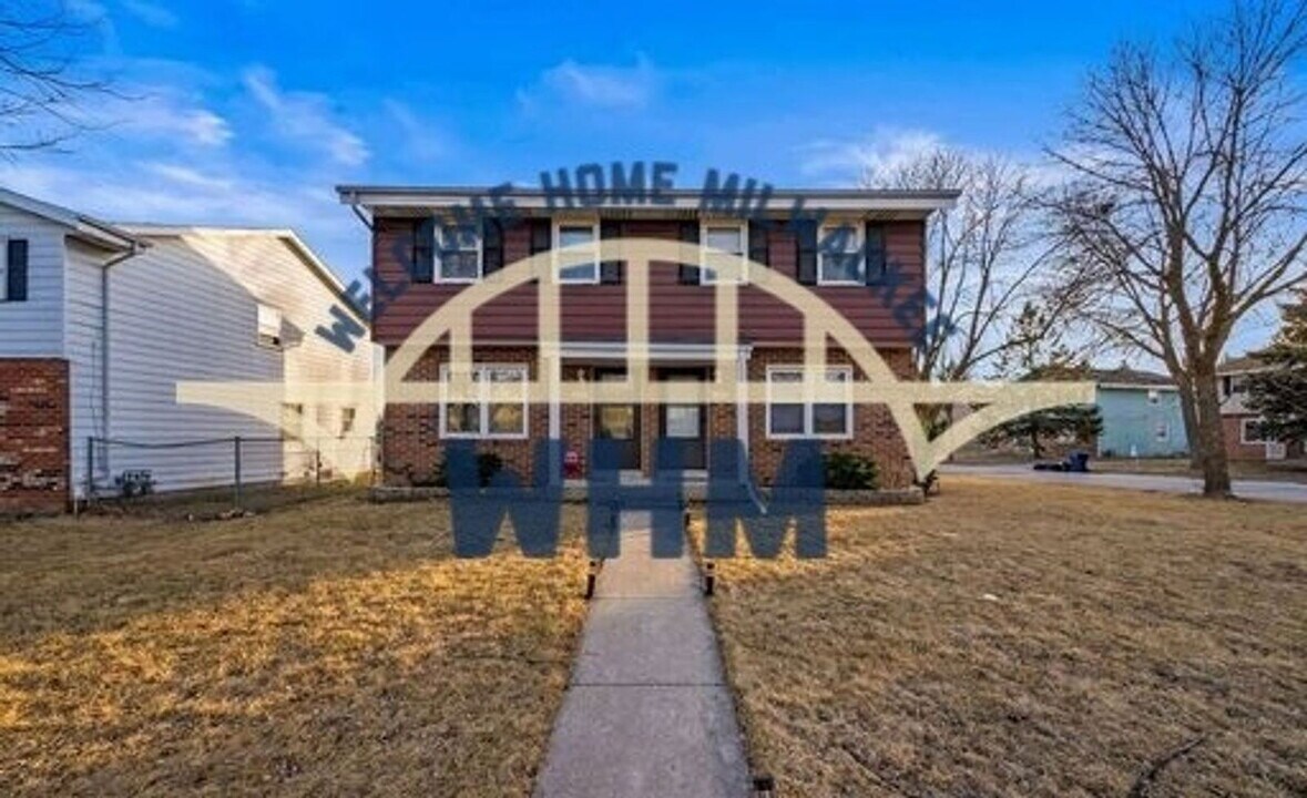 10437 W Jonen St in Milwaukee, WI - Building Photo