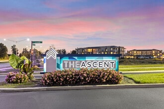 The Ascent Apartments of Plainfield in Plainfield, IN - Foto de edificio - Building Photo