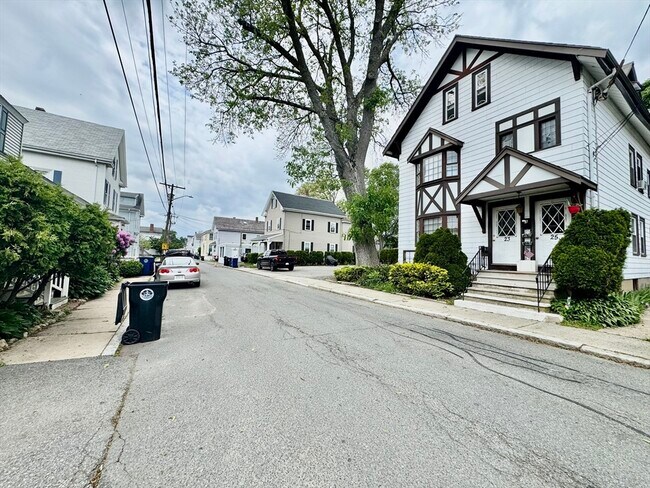 23 Foster St-Unit -1 in Salem, MA - Building Photo - Building Photo