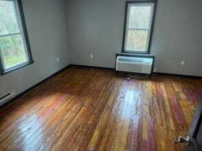 210 Locust Ave, Unit 6 in Fairmont, WV - Building Photo - Building Photo