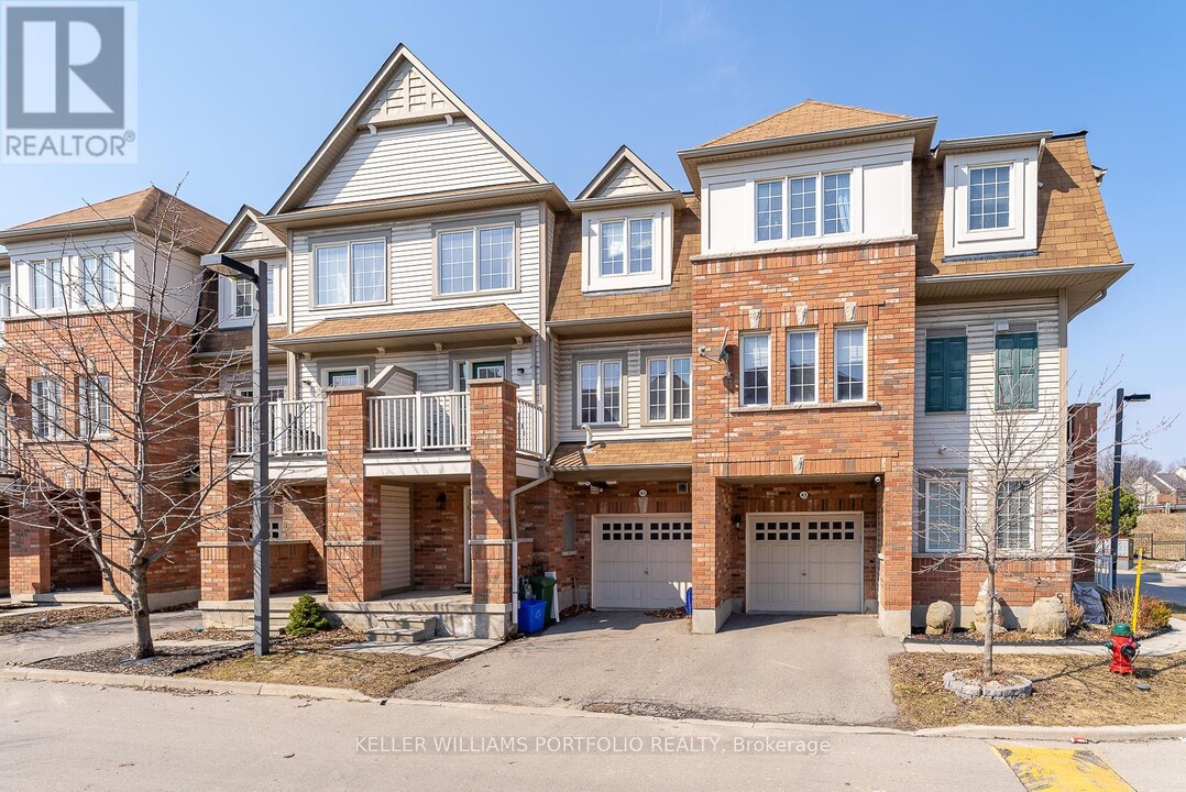 7-47 Sirente Dr in Hamilton, ON - Building Photo