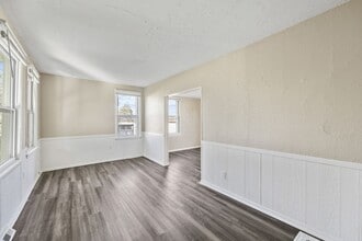 811 Sherman Ave in Irwin, PA - Building Photo - Building Photo