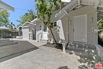 3913 S Budlong Ave in Los Angeles, CA - Building Photo - Building Photo